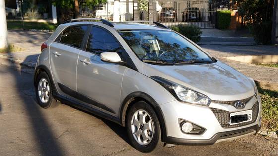 HYUNDAI HB20X 1.6 16V STYLE FLEX 4P AUTOMÁTICO HYUNDAI HB20X 1.6 16V STYLE FLEX 4P AUTOMÁTICO